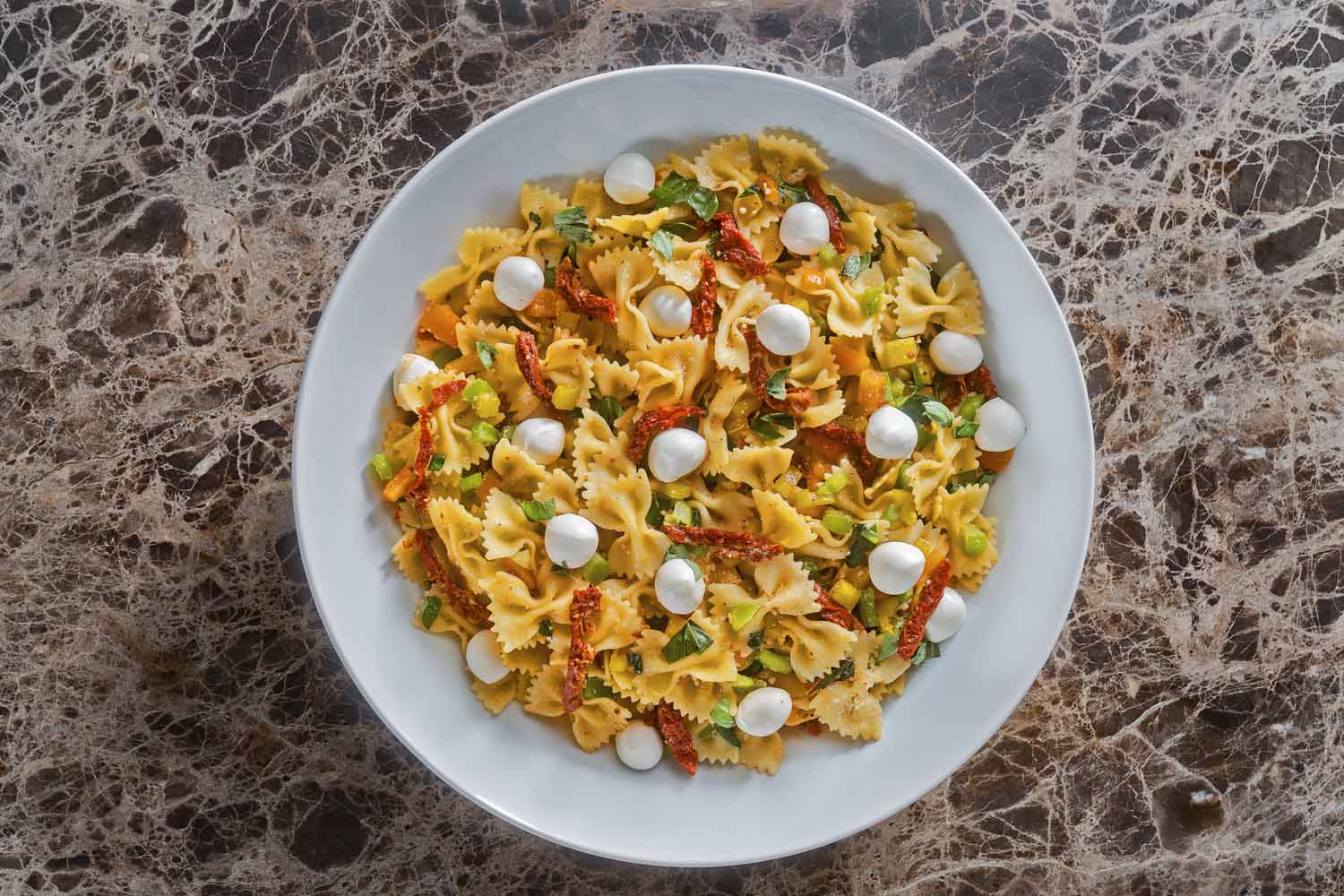 Pasta salad with sun-dried tomatoes