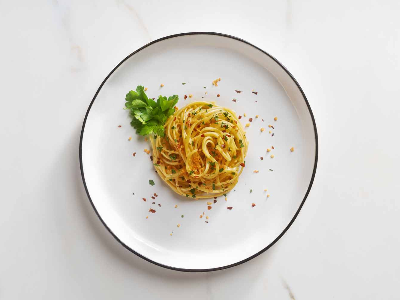 Linguine with Garlic & Oil (Aglio e Olio)