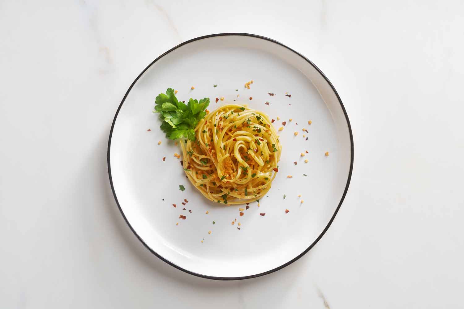 Linguine with Garlic & Oil (Aglio e Olio)