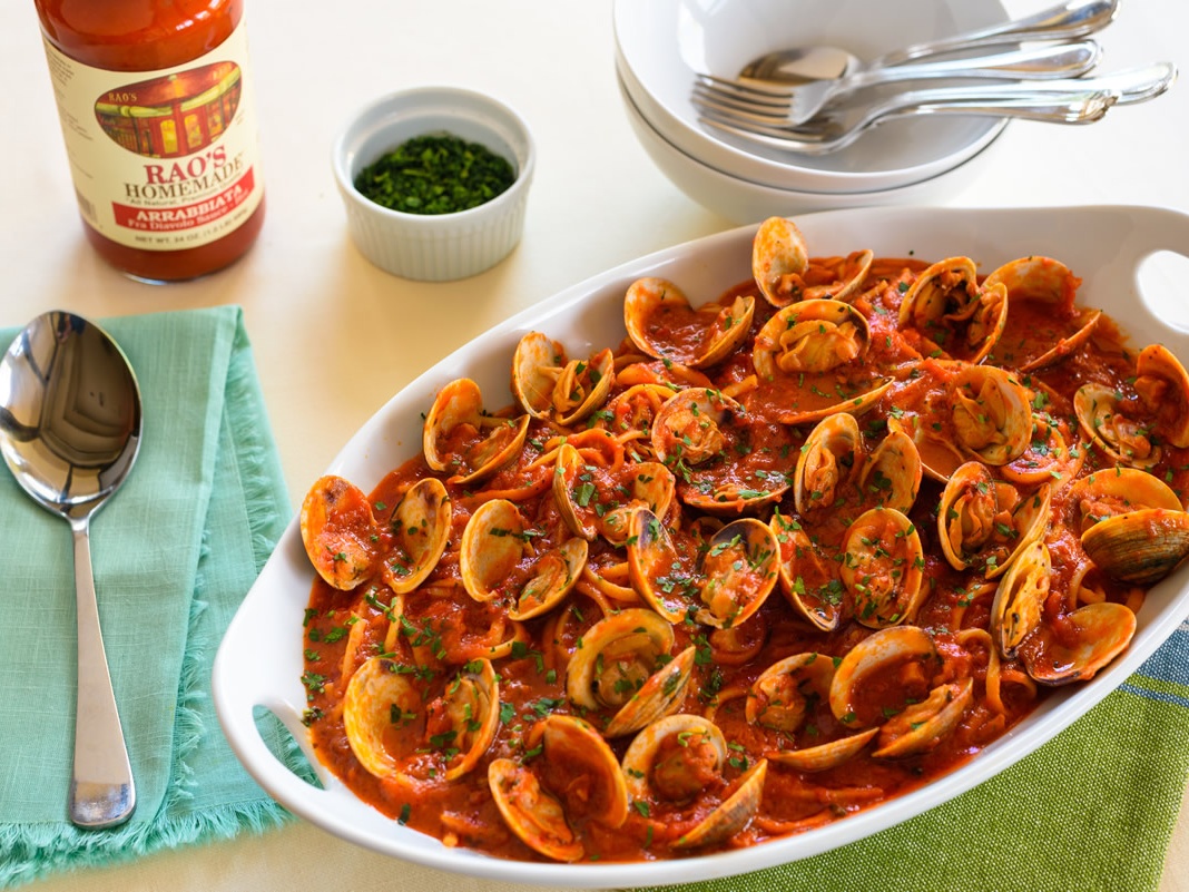 Clams arrabbiata with linguine and tomato sauce