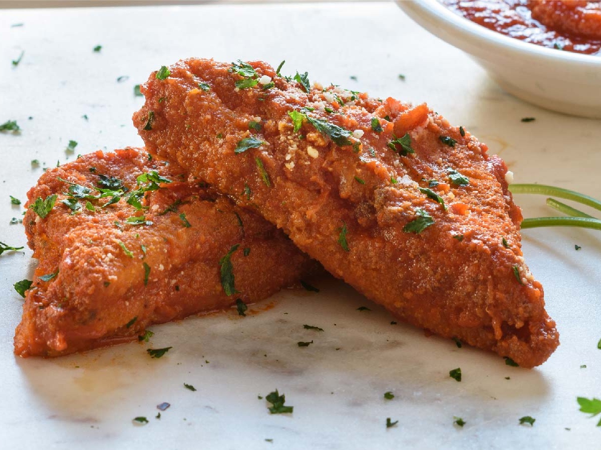 Mozzarella en carrozza with golden fried crust
