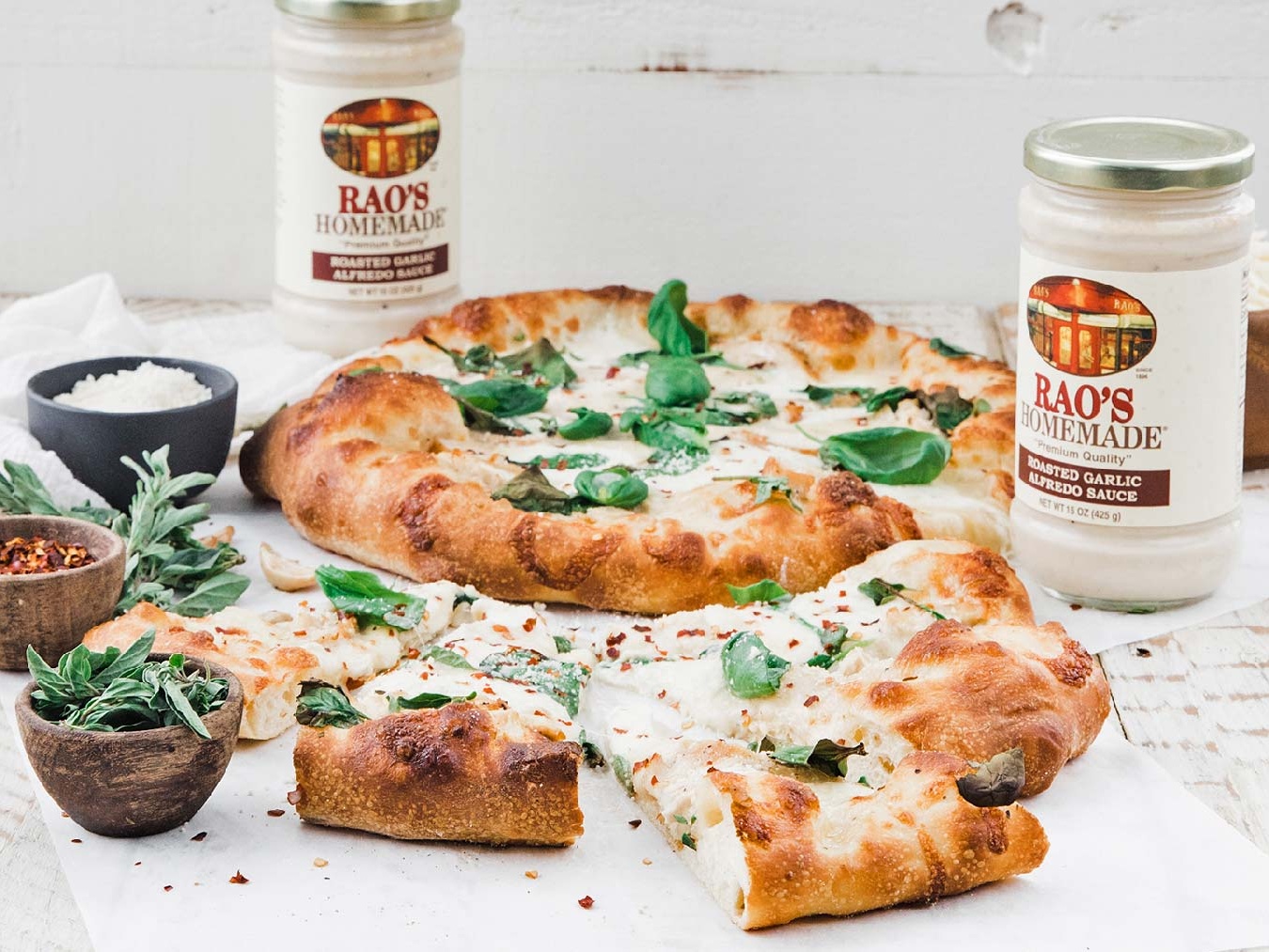 White chicken pizza with creamy sauce