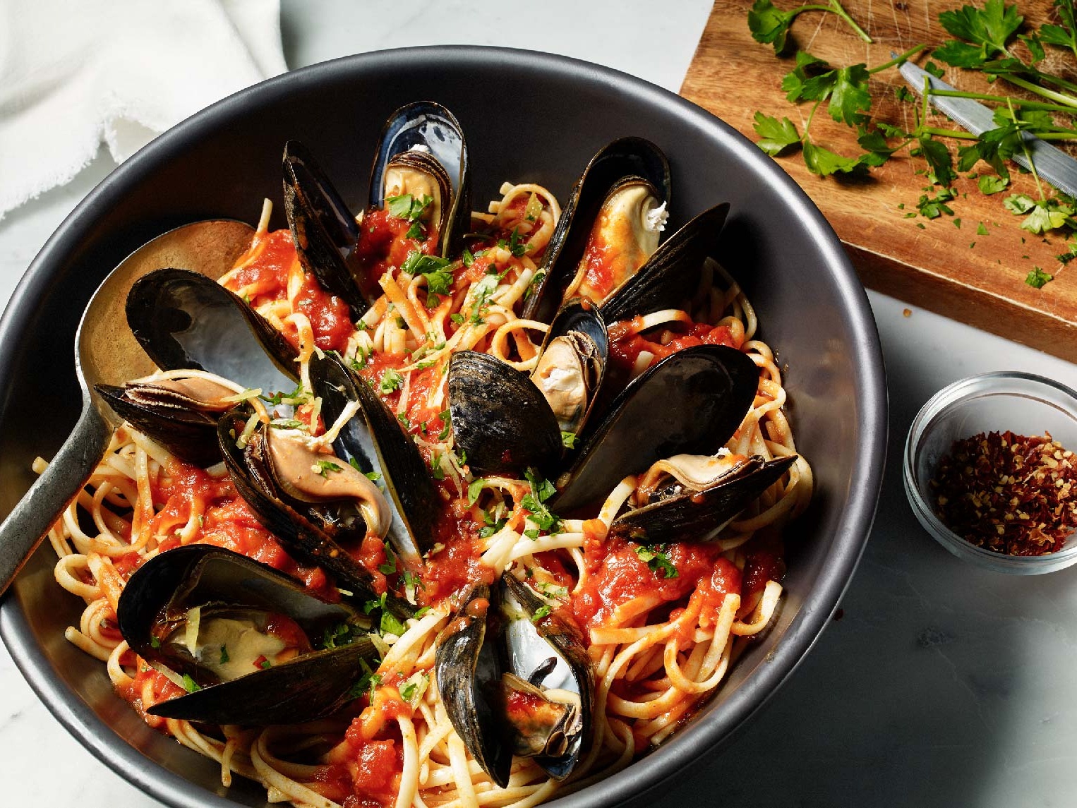 Mussels simmered in spicy arrabbiata sauce