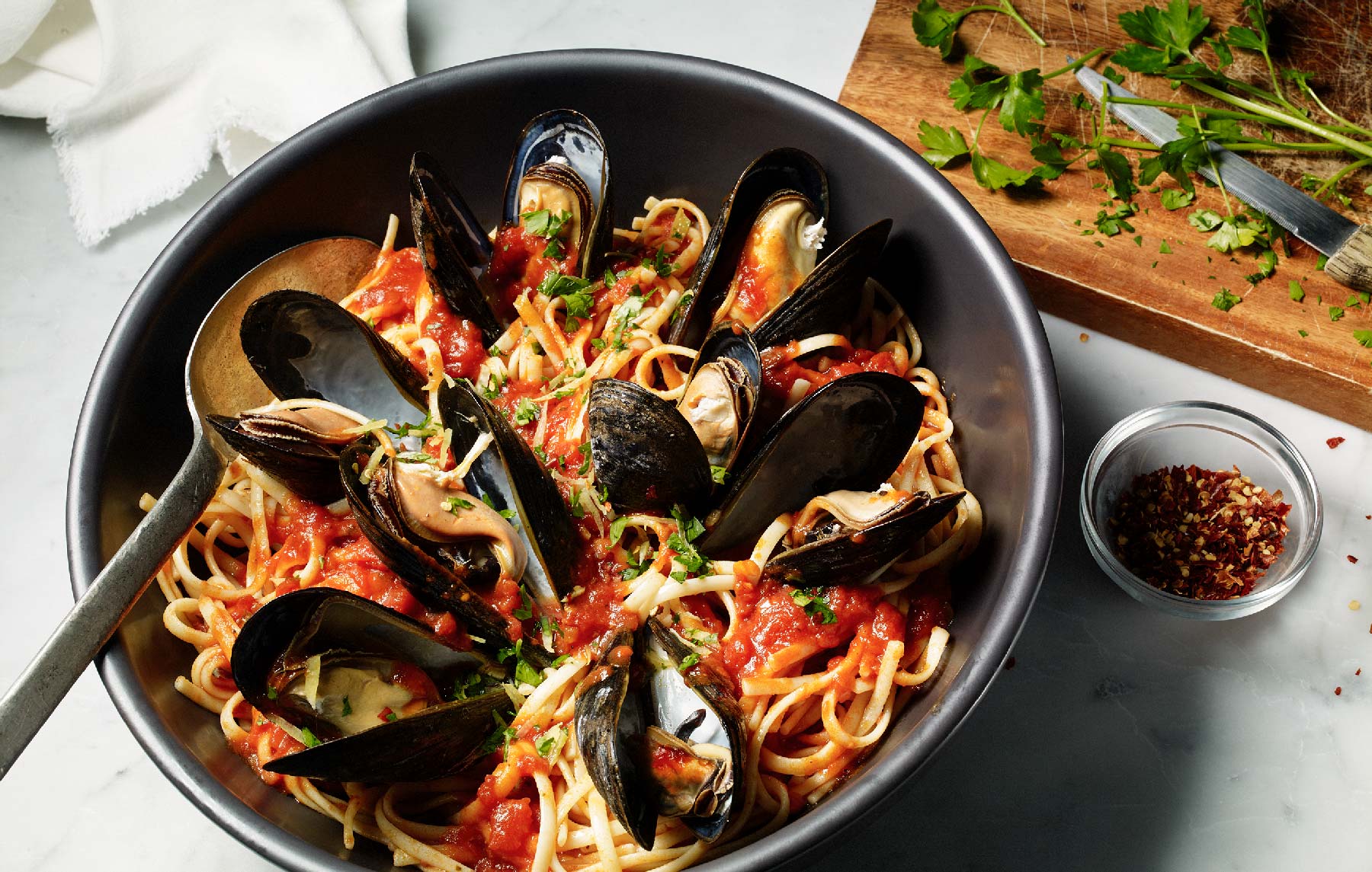 Mussels simmered in spicy arrabbiata sauce